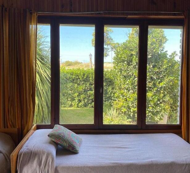 클래식 4인 룸, Bqs House