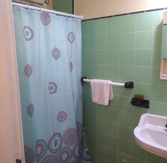 스탠다드 방갈로 정원 전망, Bqs House