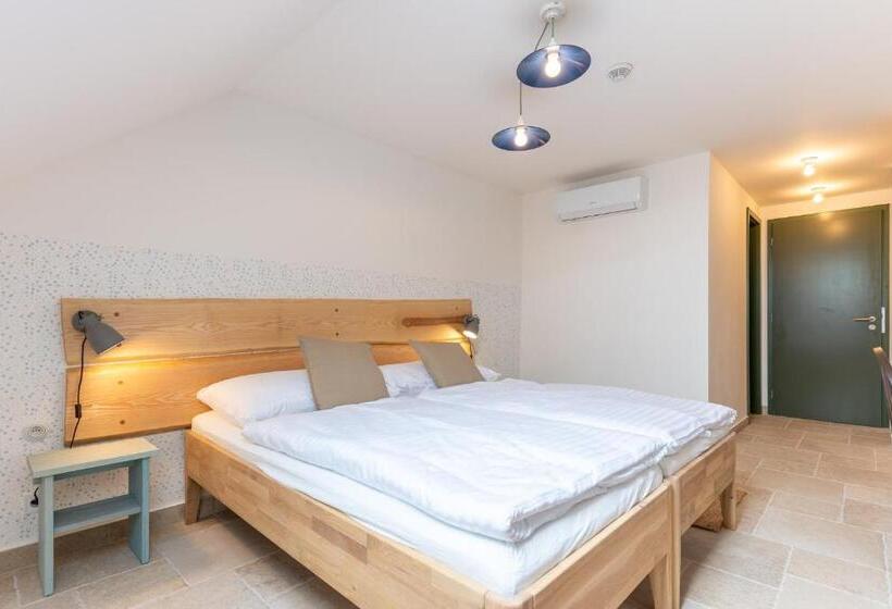 スタンダードルーム, Lechowitz