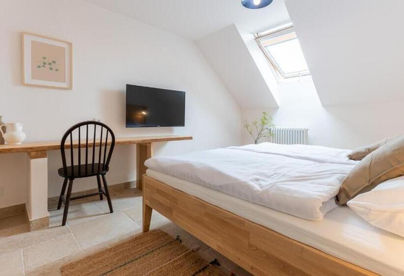 スタンダードルーム, Lechowitz