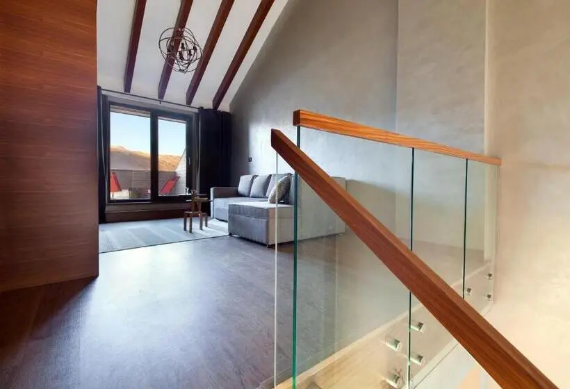 Duplex-sviitti, Magna Pivot