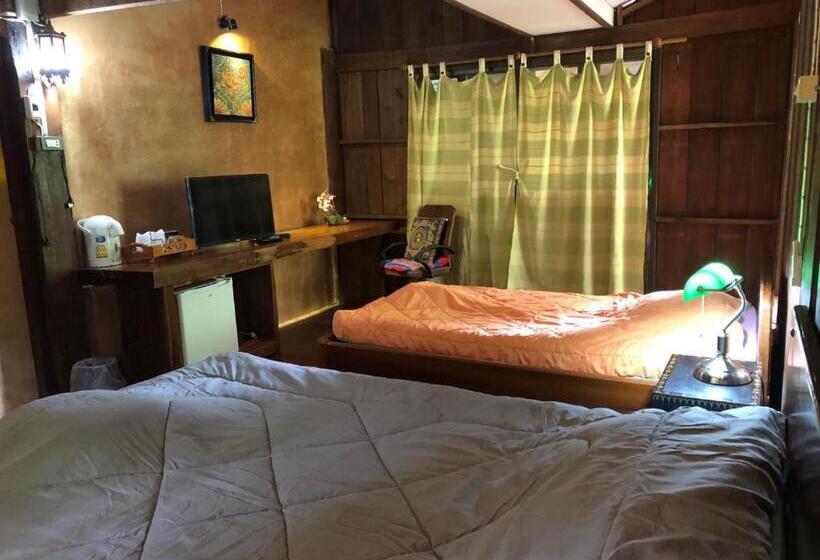 חדר אקזקיוטיב לשלושה, Ban Kaew Mo Ra Glamping & Restaurant