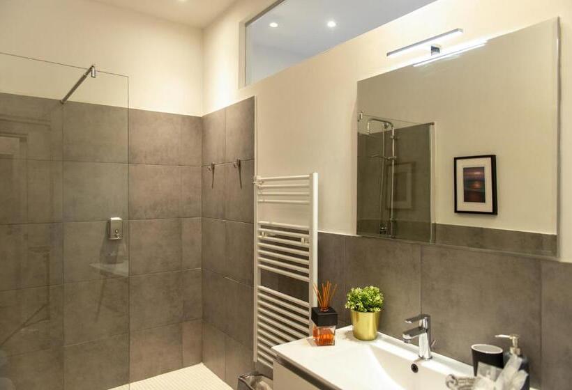 استودیوی استاندارد, Corso51 Suite Apartments