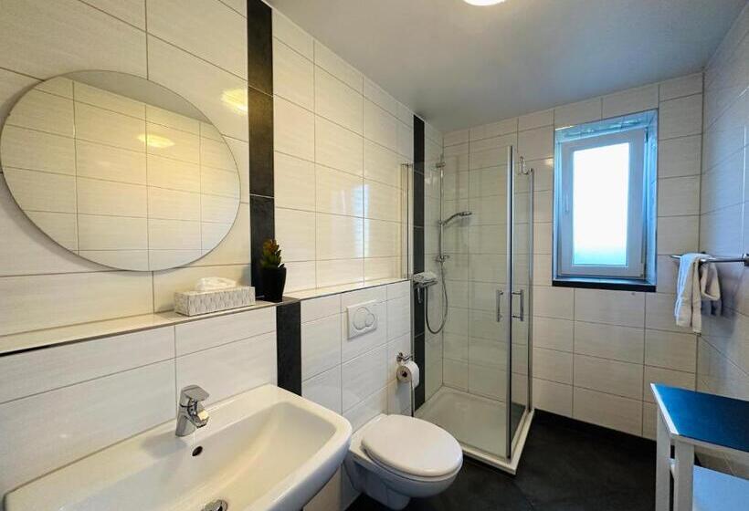 带1个卧室的带阳台的公寓, Gocher Berghof Ferienwohnungen Langanke