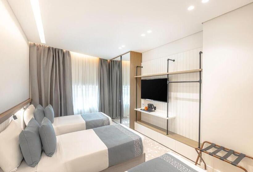 标准三人间, Assaafa