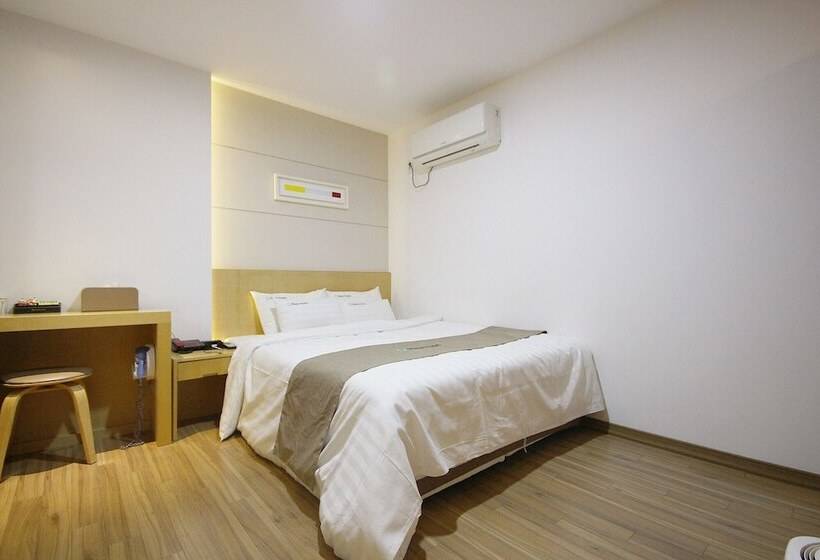 デラックスルーム, Wate