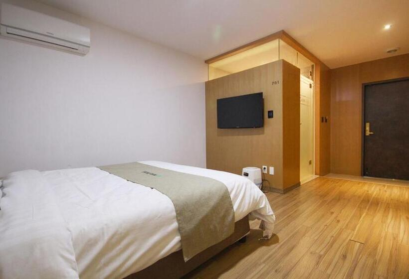 デラックスルーム, Wate