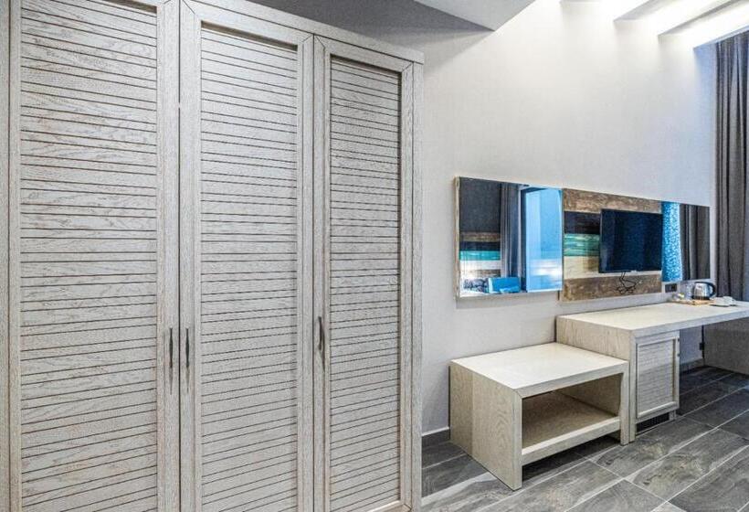 プールビュースタンダードルーム, Gözegir - Adults Only