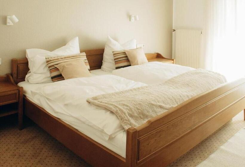 Номер Стандарт, The Resting Place