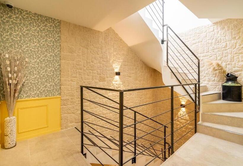 جناح سوبيريور, La Réserve De Salon De Provence