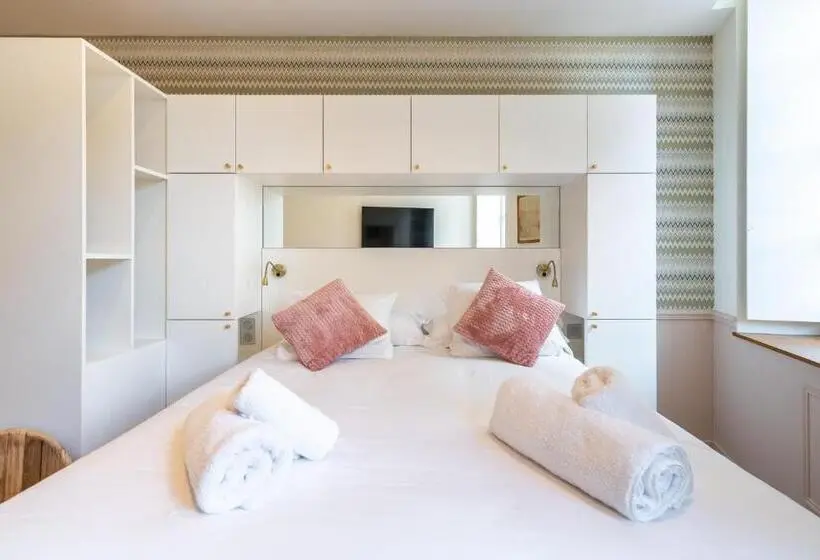 スーペリアースイート, La Réserve De Salon De Provence