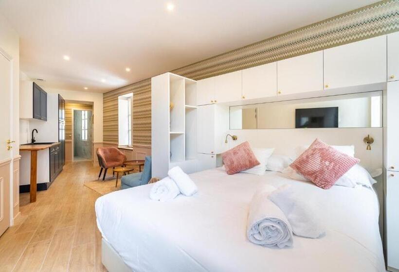 جناح سوبيريور, La Réserve De Salon De Provence