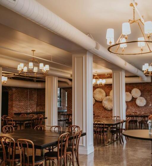 Люкс с гидромассажем, Hatchery Riverside Hotel & Event Venue