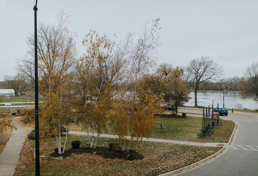 Люкс Superior, Hatchery Riverside Hotel & Event Venue