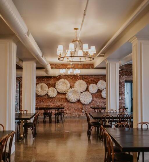 Люкс Superior, Hatchery Riverside Hotel & Event Venue