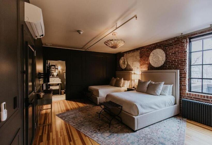 Люкс Повышенной Комфортности, Hatchery Riverside Hotel & Event Venue