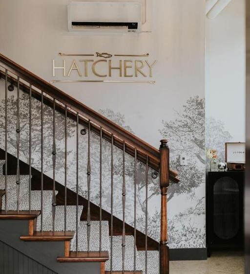 Люкс Вид на Сад, Hatchery Riverside Hotel & Event Venue