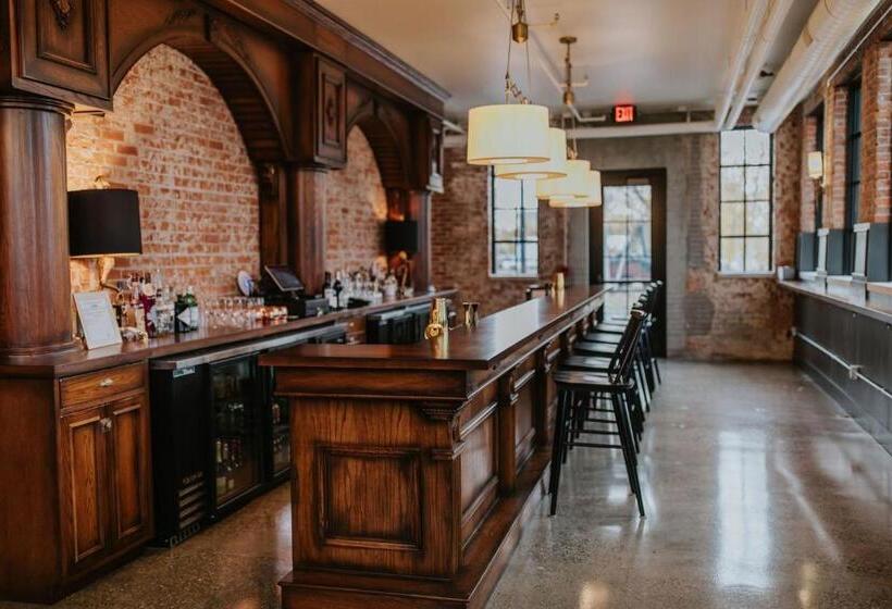 Люкс Вид на Реку, Hatchery Riverside Hotel & Event Venue