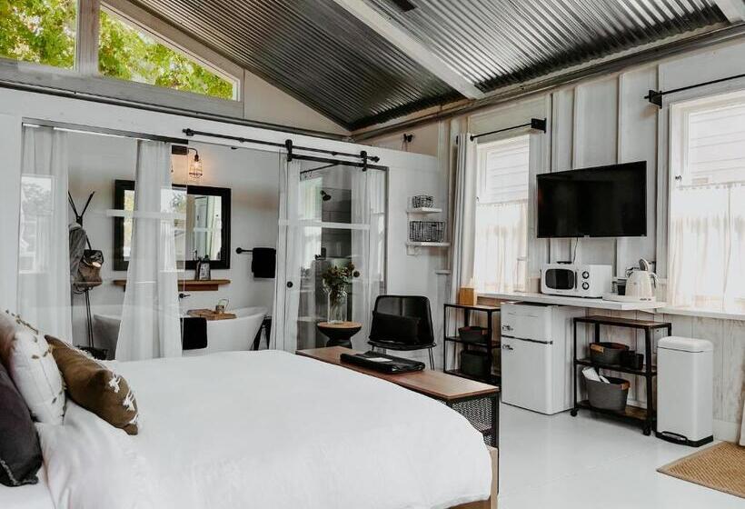 디럭스 스튜디오, Inn Santa Clara