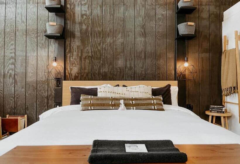 디럭스 스튜디오, Inn Santa Clara