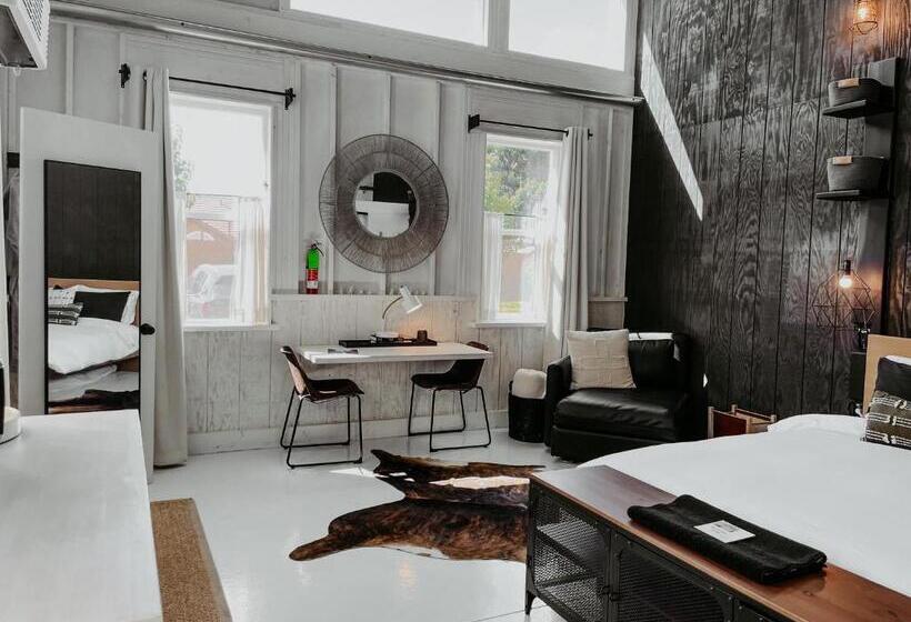 디럭스 스튜디오, Inn Santa Clara