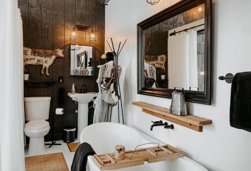 디럭스 스튜디오, Inn Santa Clara