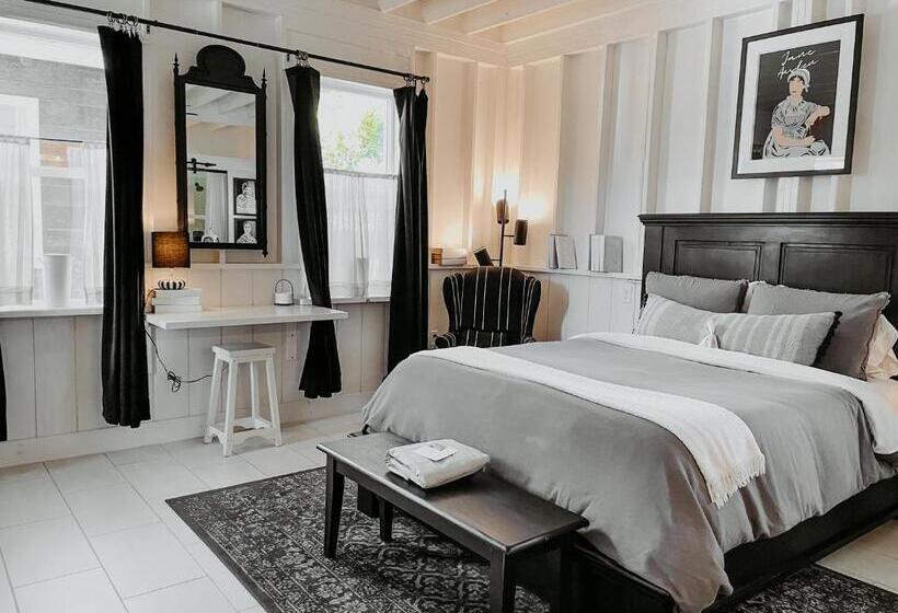 스탠다드 스튜디오, Inn Santa Clara