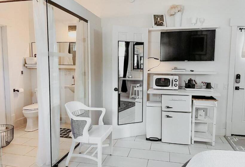 스탠다드 스튜디오, Inn Santa Clara