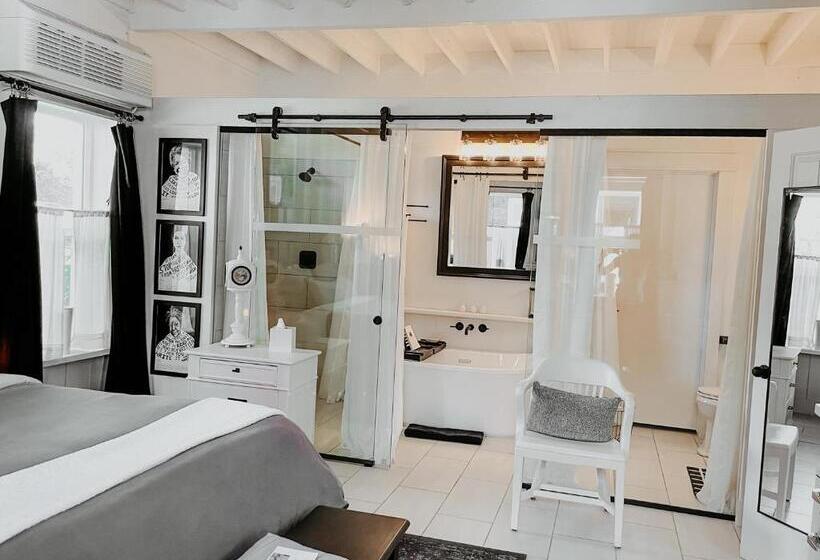 스탠다드 스튜디오, Inn Santa Clara