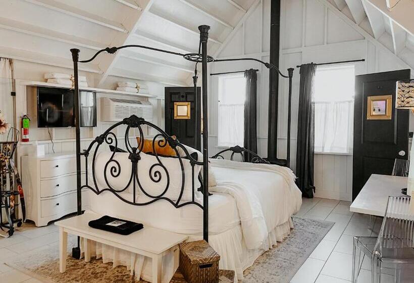 수피리어 스튜디오, Inn Santa Clara