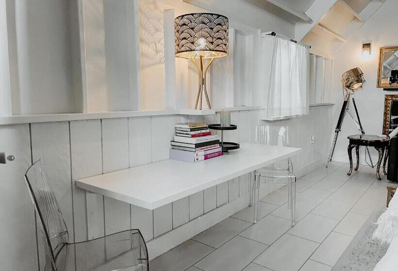 수피리어 스튜디오, Inn Santa Clara