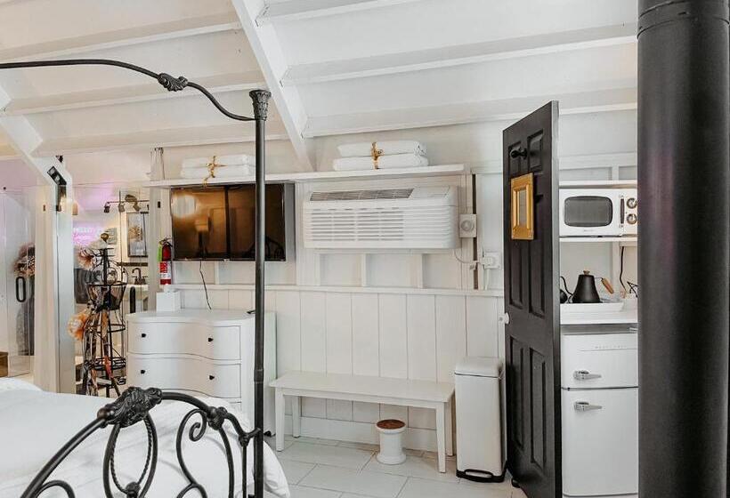 수피리어 스튜디오, Inn Santa Clara