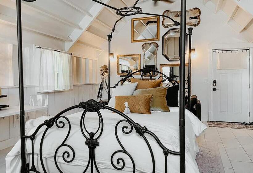 Студия Superior, Inn Santa Clara