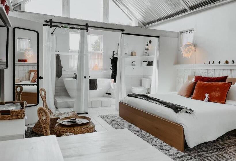 디럭스 스튜디오, Inn Santa Clara