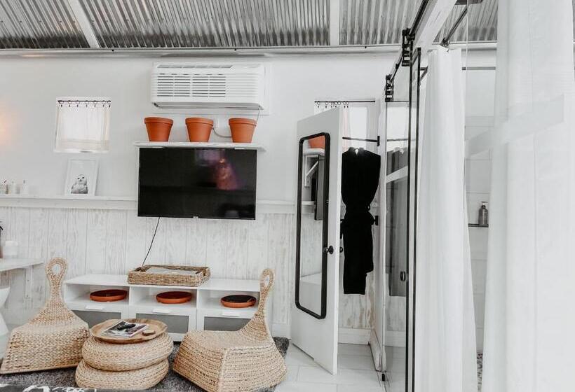 디럭스 스튜디오, Inn Santa Clara