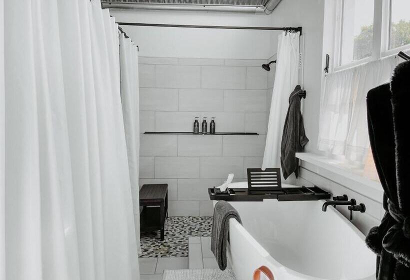 디럭스 스튜디오, Inn Santa Clara