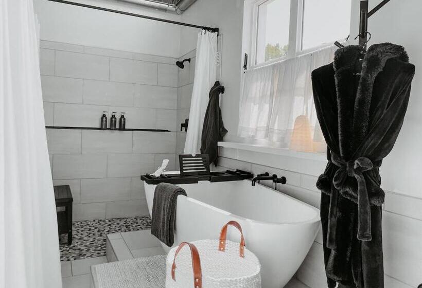 디럭스 스튜디오, Inn Santa Clara