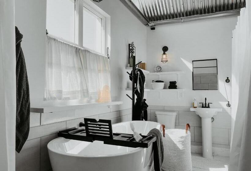 Студия Deluxe, Inn Santa Clara