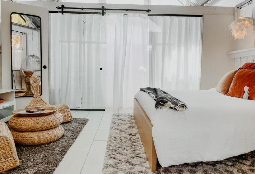 디럭스 스튜디오, Inn Santa Clara