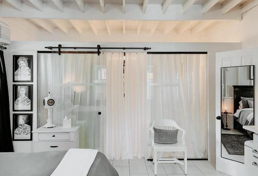 스탠다드 스튜디오, Inn Santa Clara