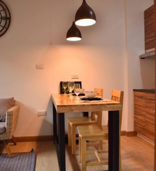 מיטת קינג בסוויטה, Momento Bangtao Beach