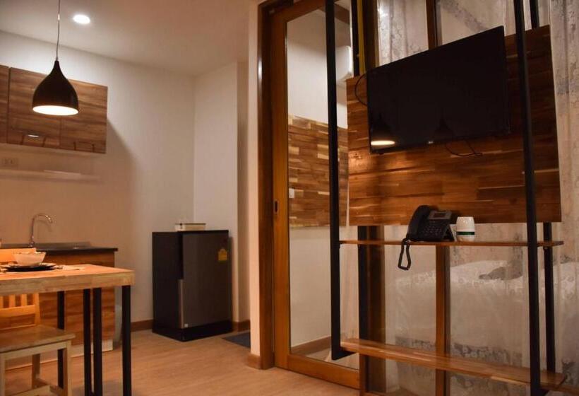 מיטת קינג בסוויטה, Momento Bangtao Beach