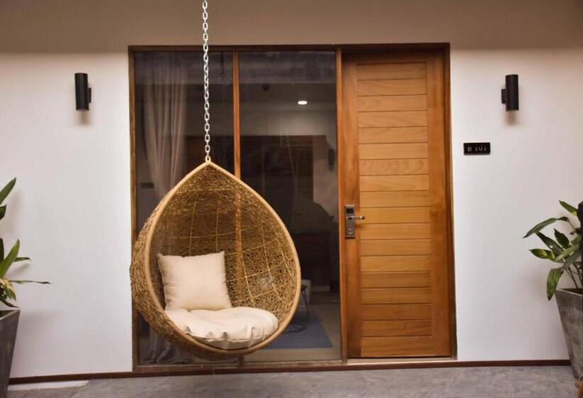 מיטת קינג בסוויטה, Momento Bangtao Beach