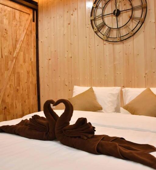 מיטת קינג בסוויטה, Momento Bangtao Beach