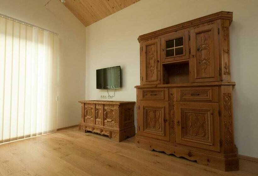 شقة غرفتين, 3 Mohren