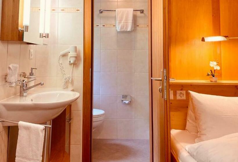 חדר סטנדרט יחיד עם מרפסת, Capricorn