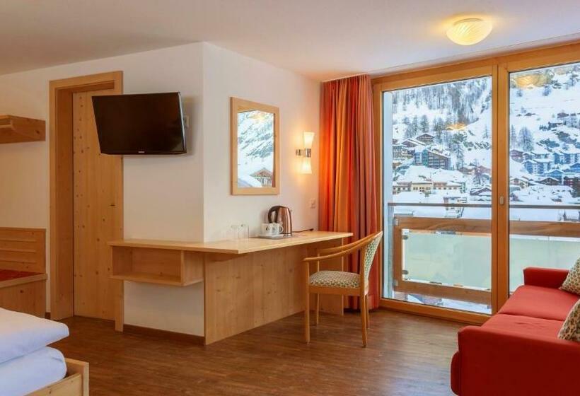 חדר דלוקס, Capricorn