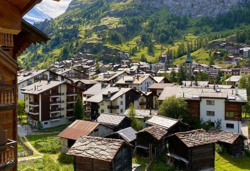 חדר דלוקס, Capricorn