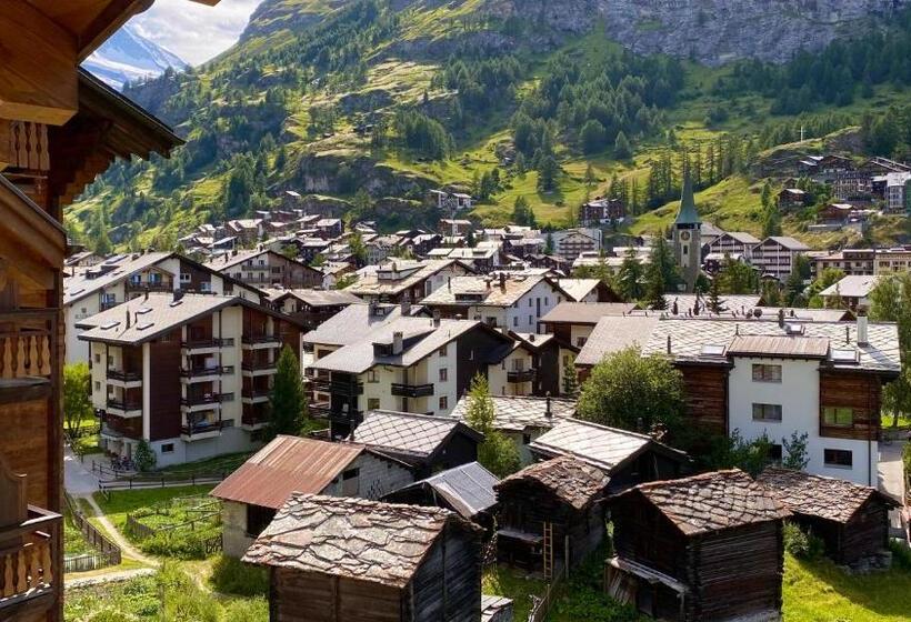 סוויטת ג'וניור, Capricorn