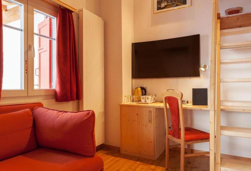 סוויטה משפחתית, Capricorn